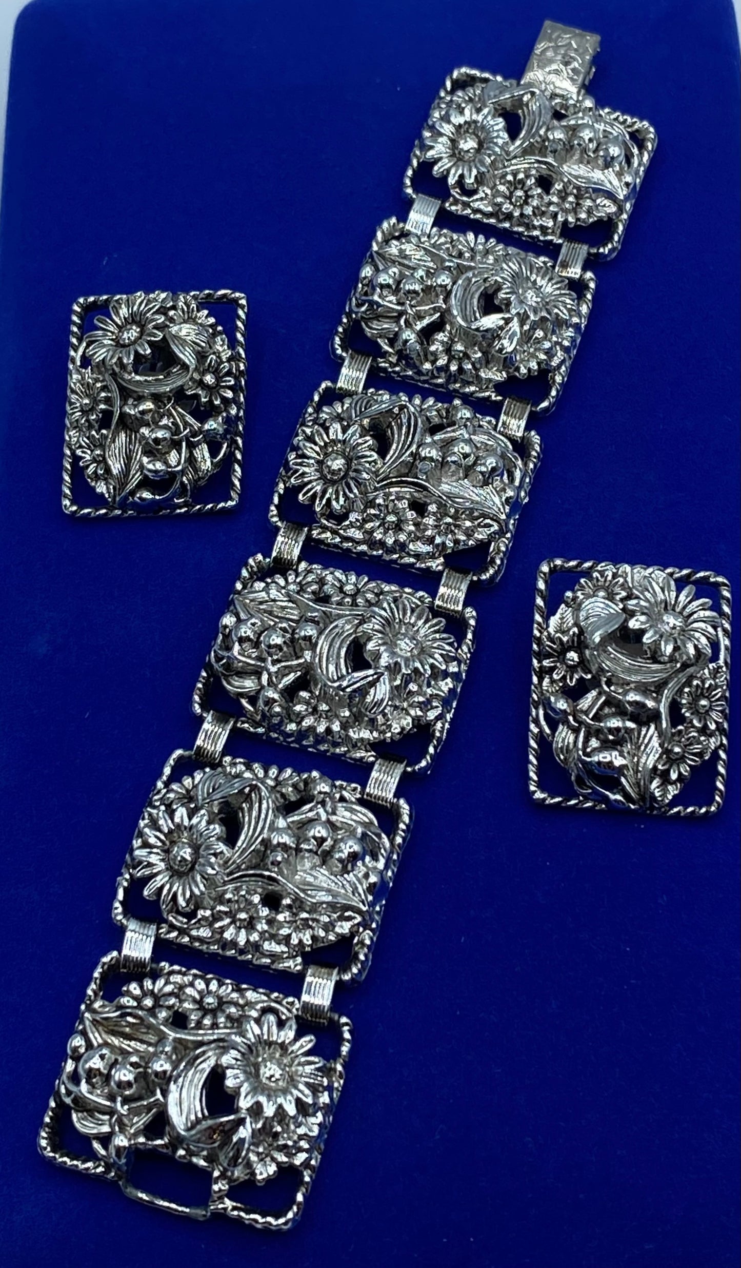 Sarah Coventry “Antique Garden” Bracelet & Clip On Earring Set
