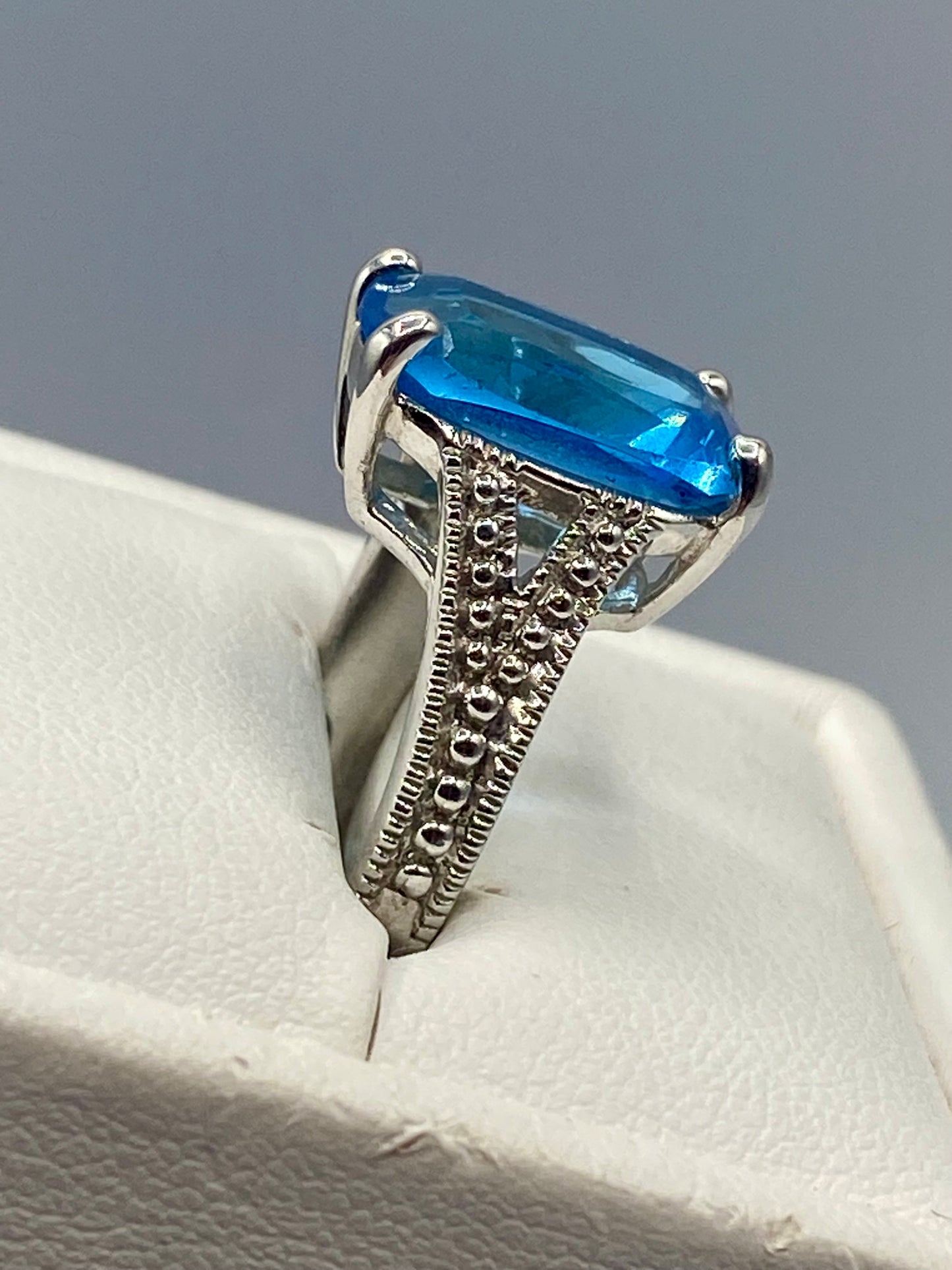 Premier Designs Blue Glass Silver Tone Ring