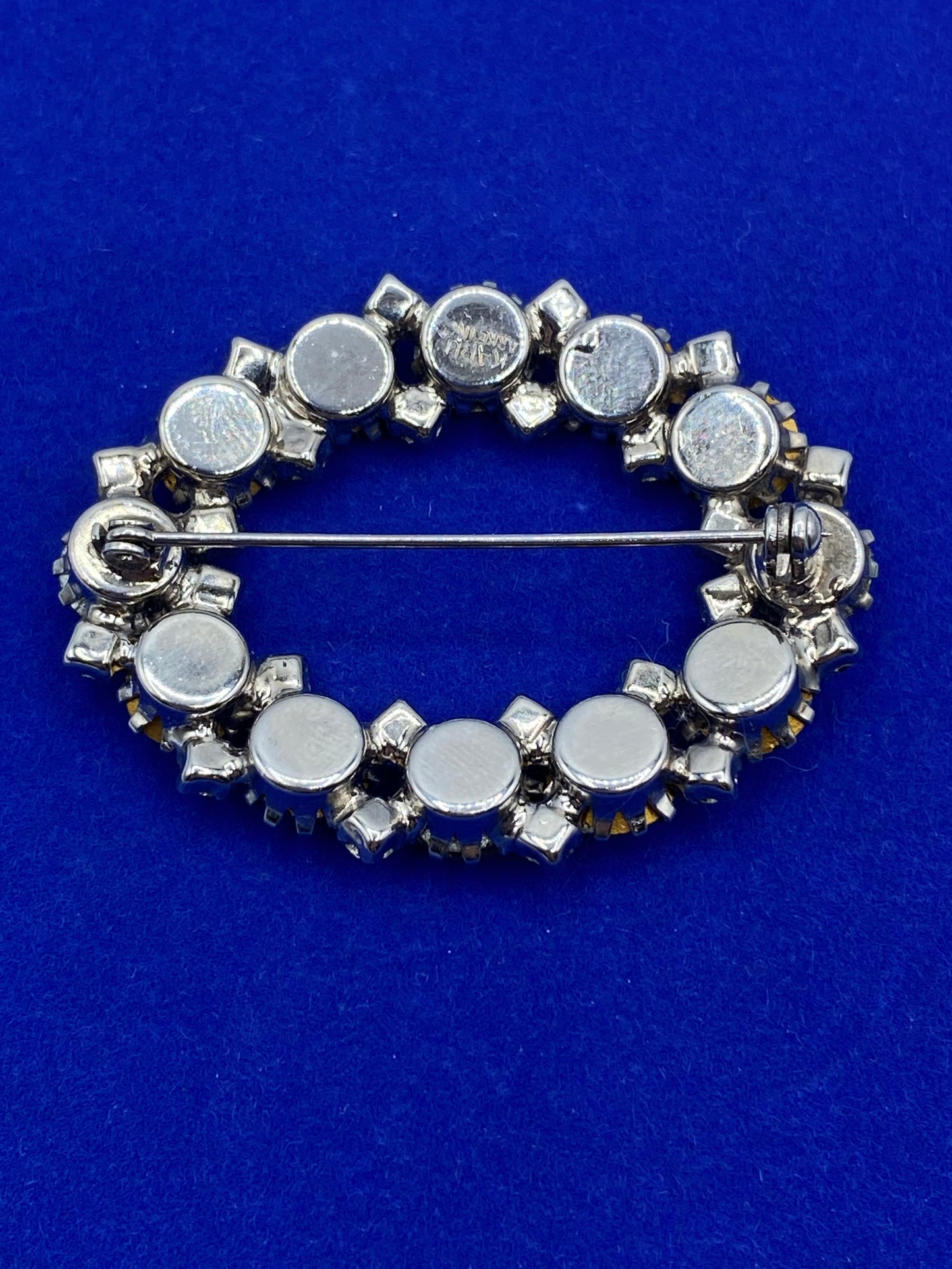 Vintage KARU Arke Inc. Rhinestone Brooch