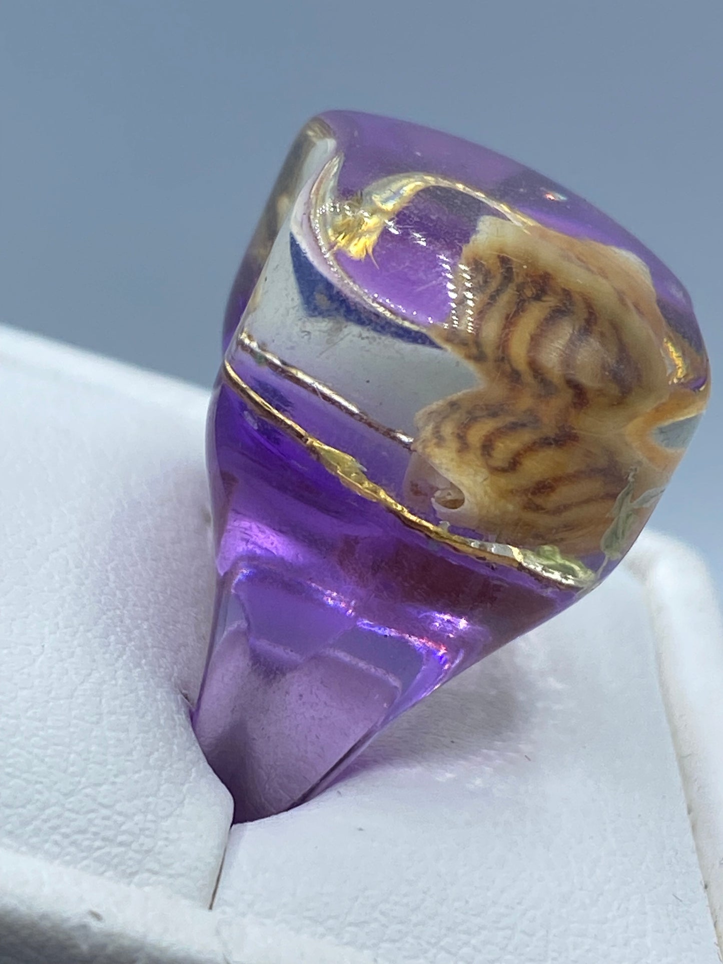 Vintage Shell Lucite Ring