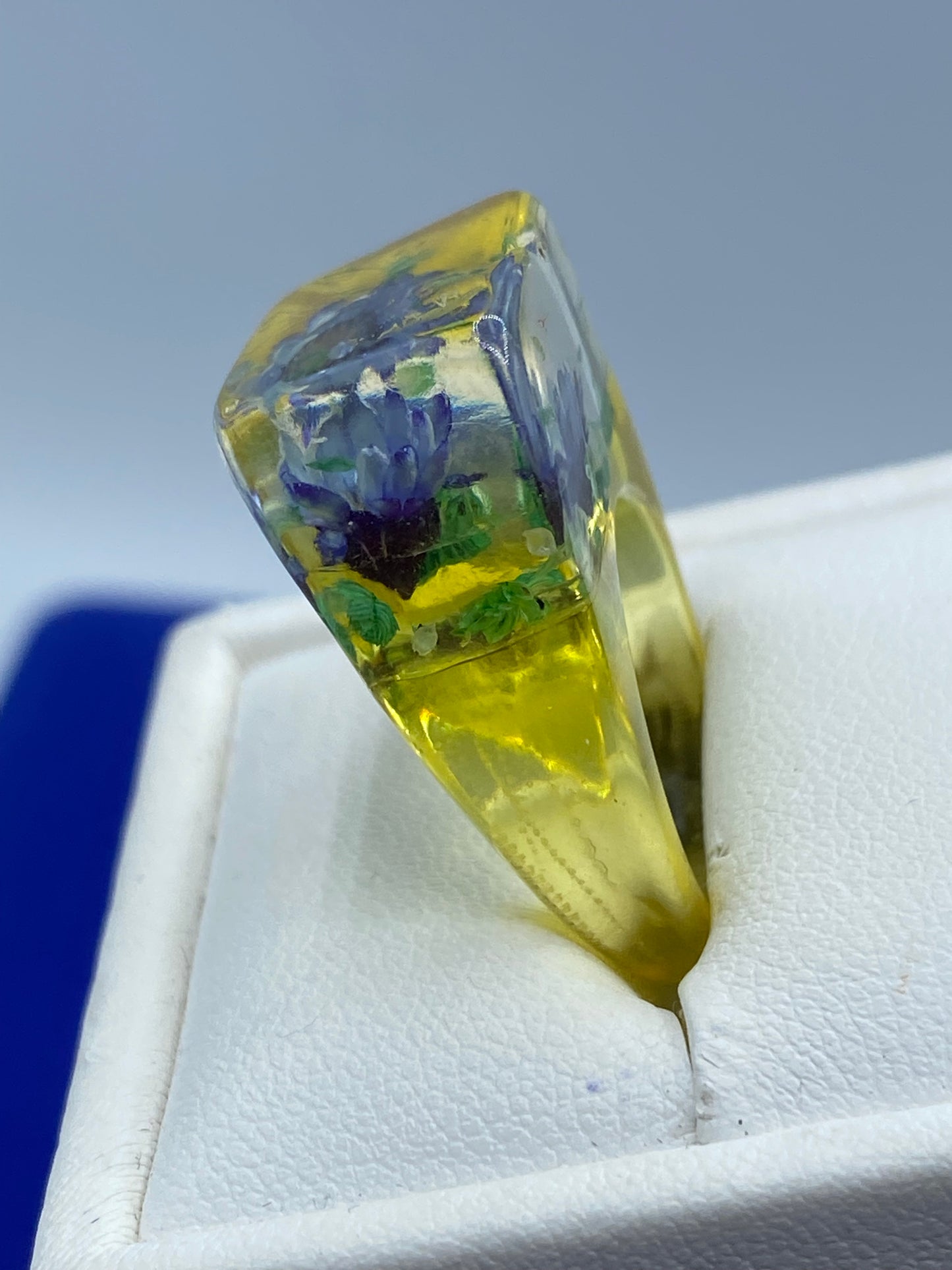 Vintage Lucite Floral Ring