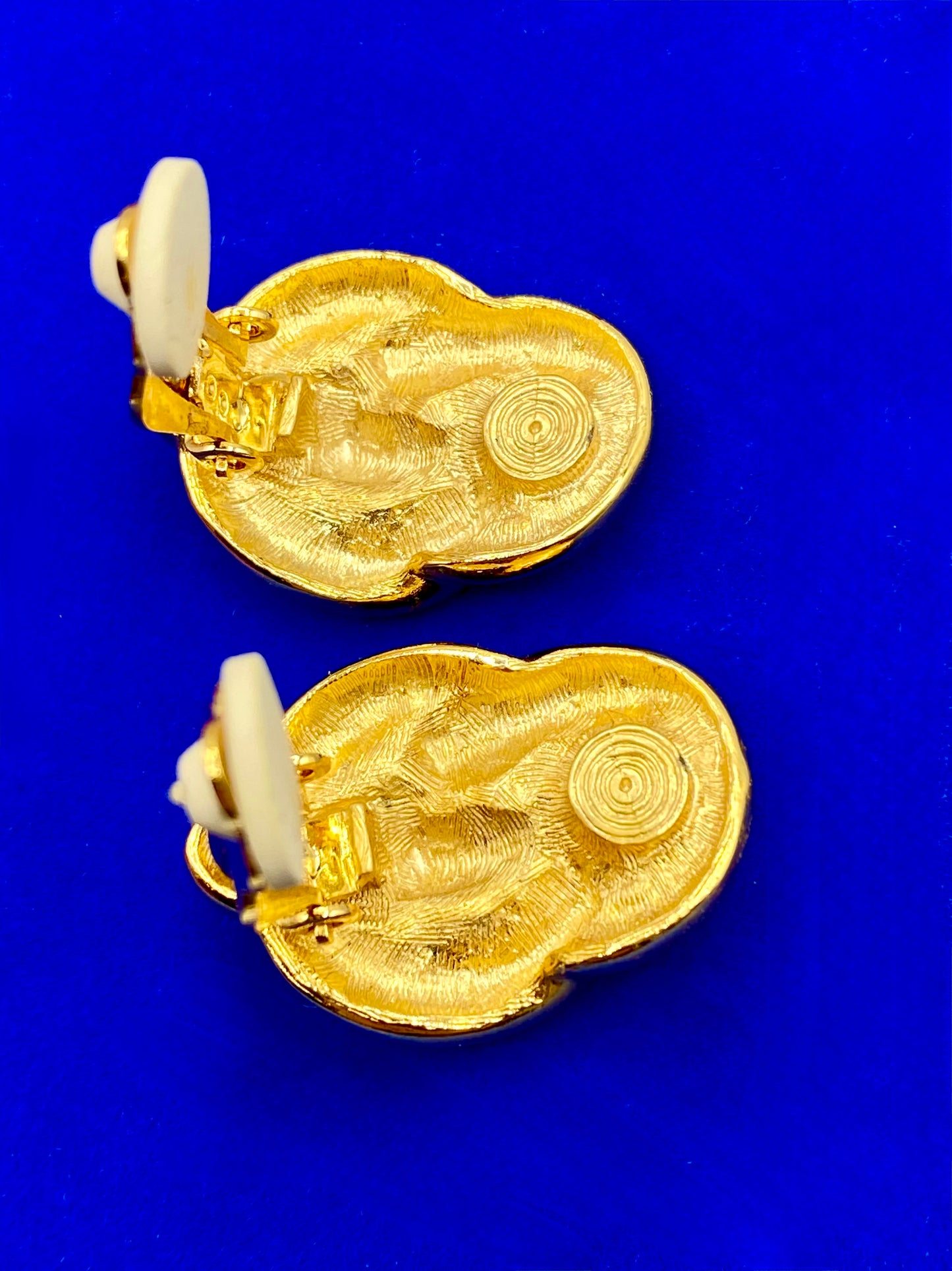 Unsigned Vintage Anne Klein Knot Clip Ons