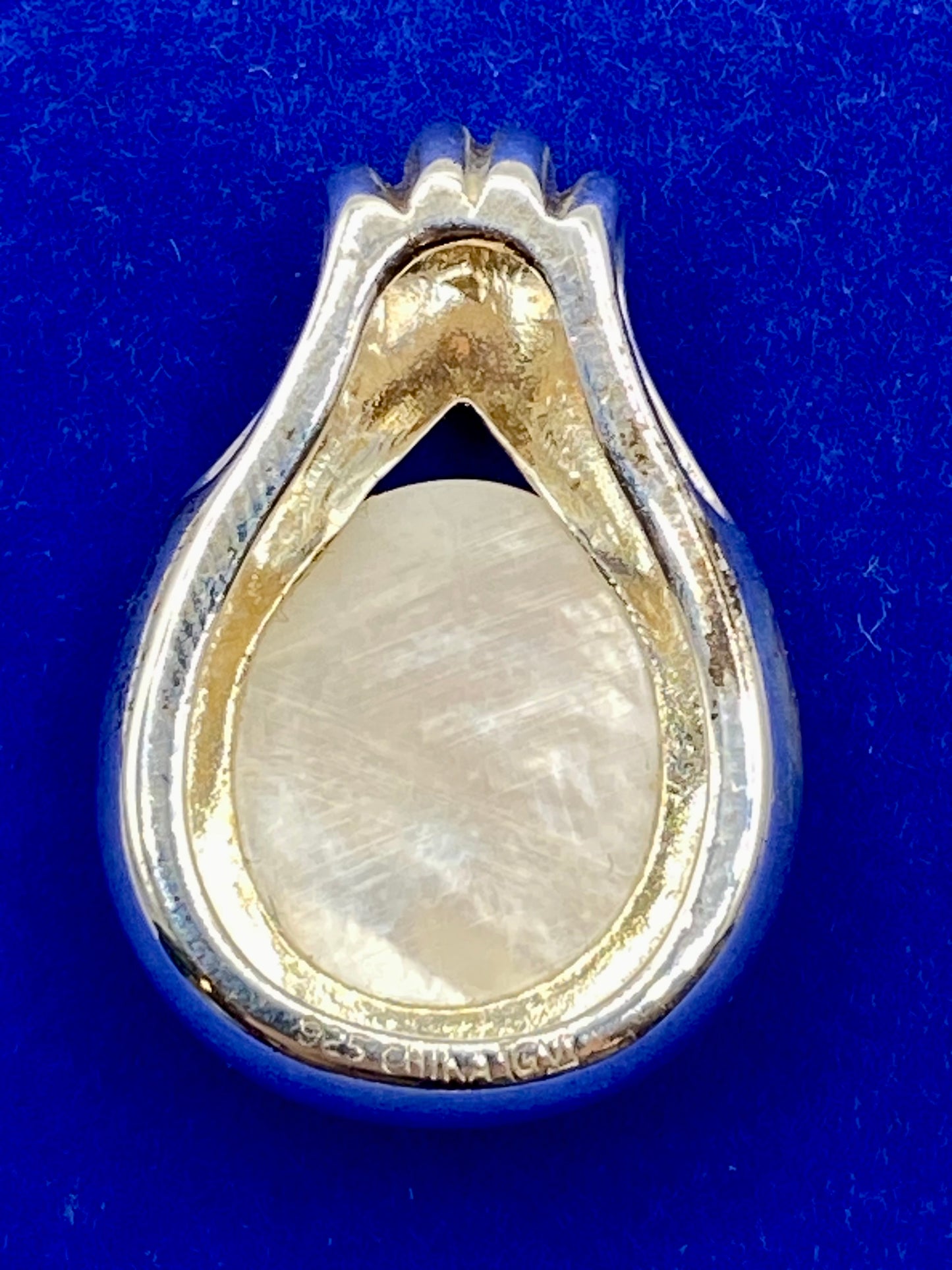 Sterling Silver GV Mother of Pearl Pendant
