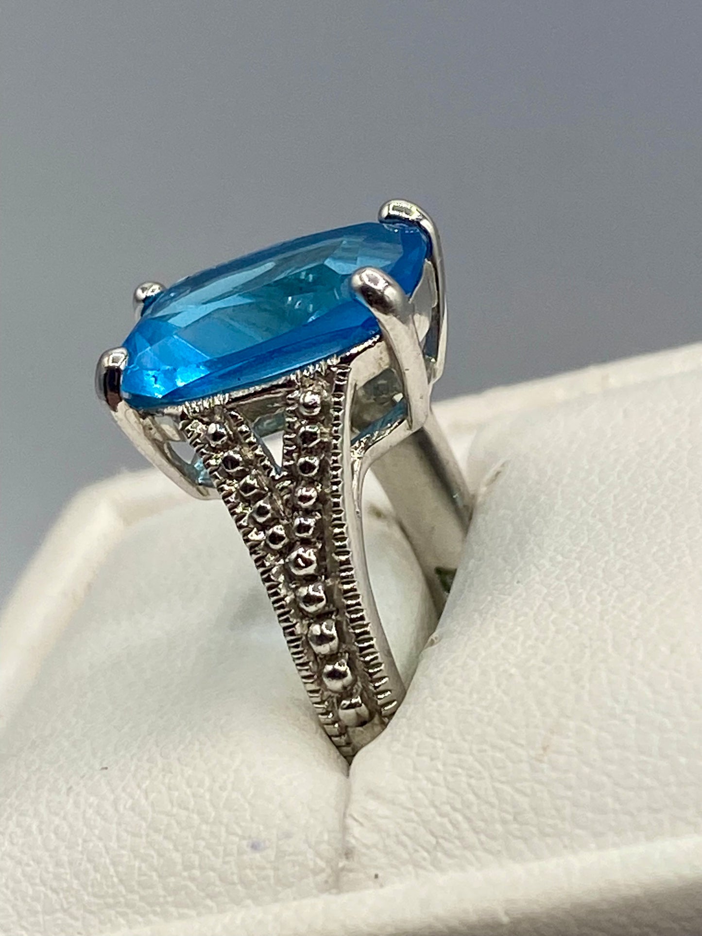 Premier Designs Blue Glass Silver Tone Ring