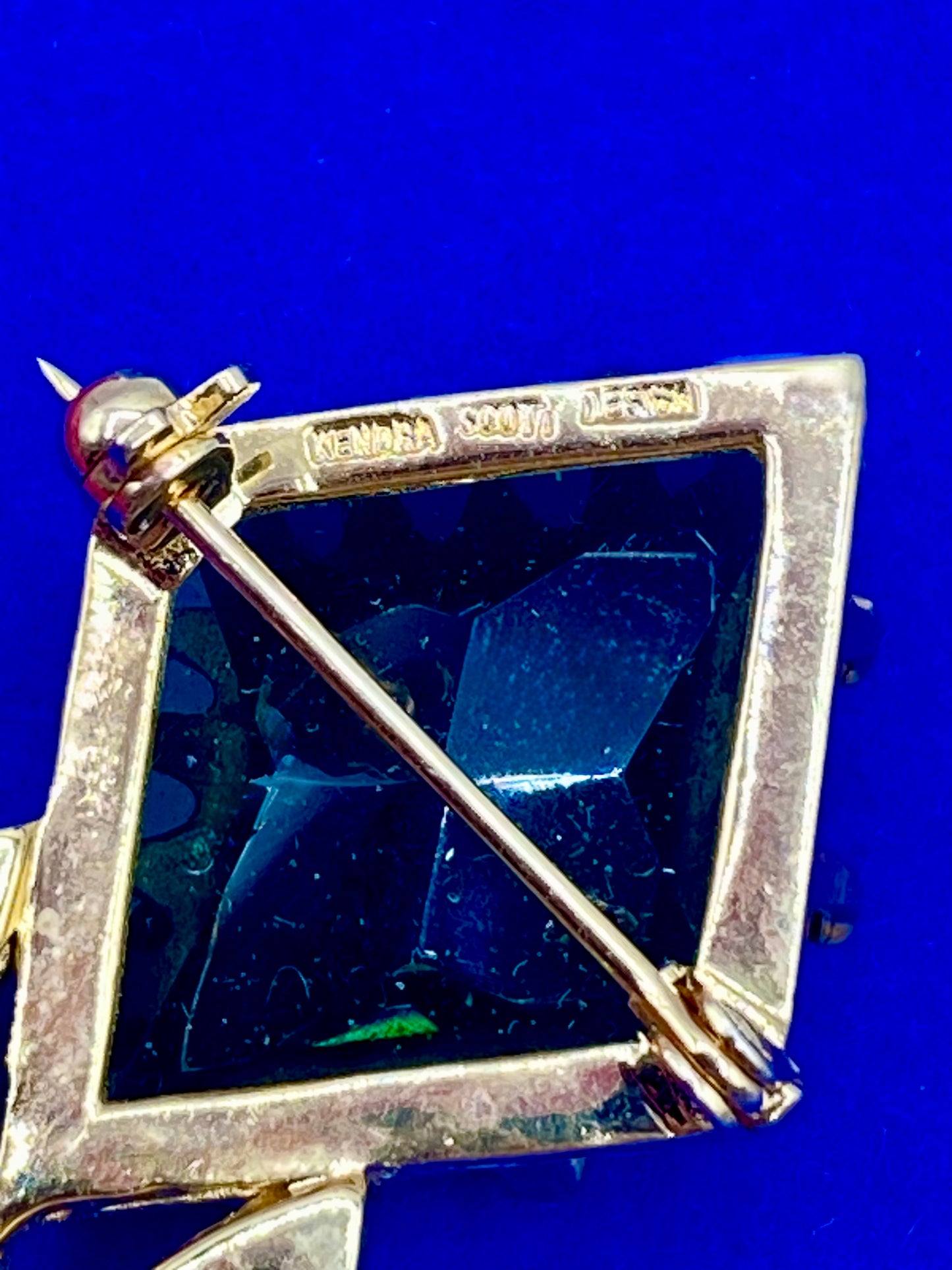 Vintage Kendra Scott Designs Green Glass Gold Tone Brooch