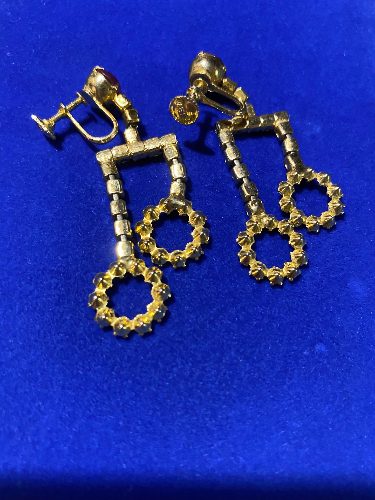 Vintage Weiss Rhinestone Screw Back Earrings