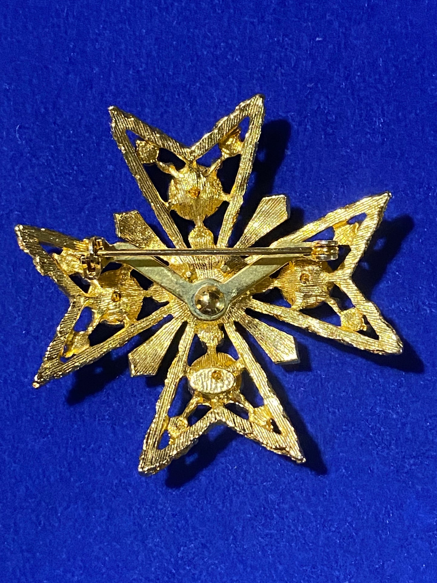 Vintage Weiss Rhinestone Cross Brooch