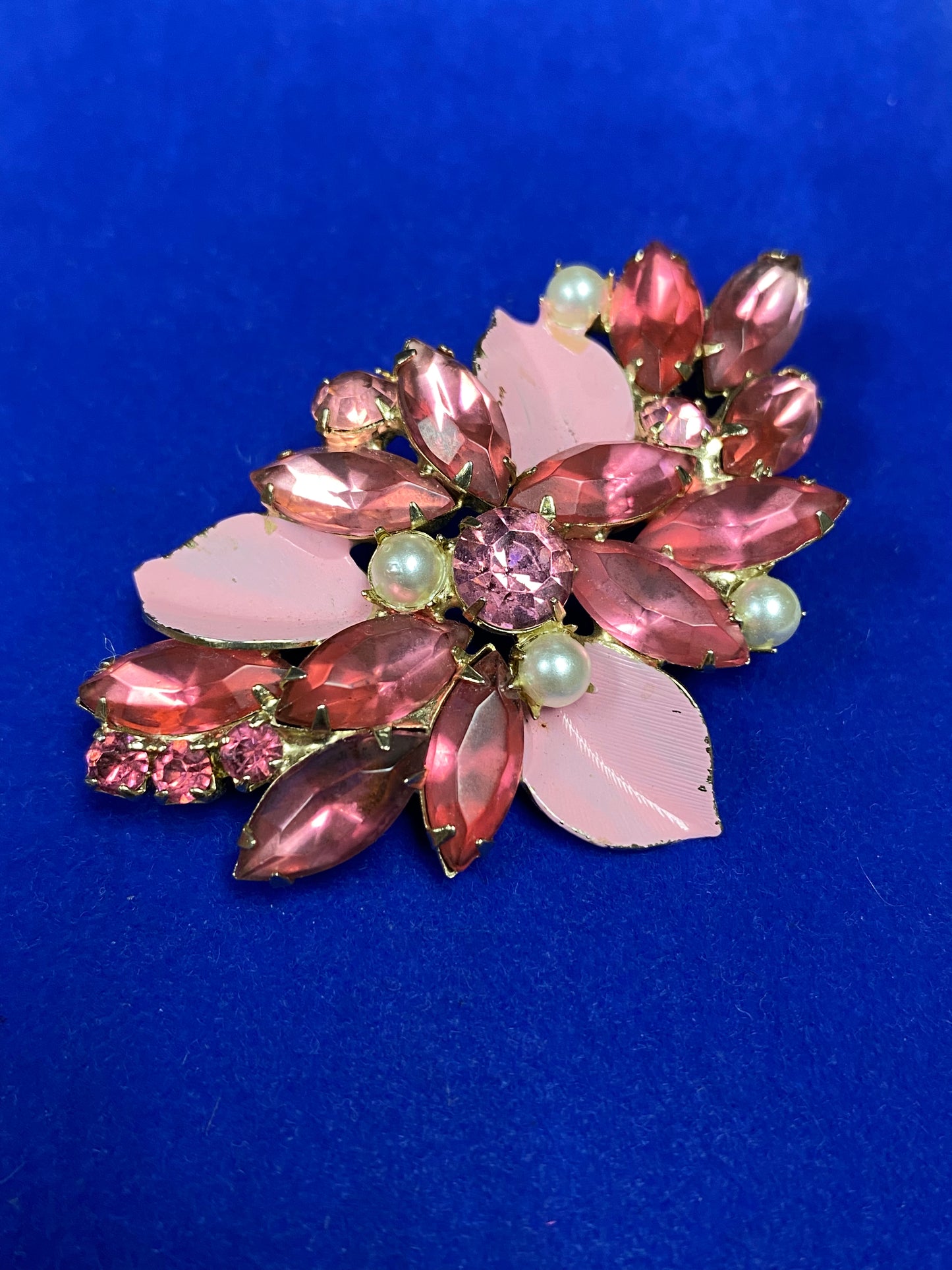 Vintage Weiss Rhinestone & Enamel Brooch