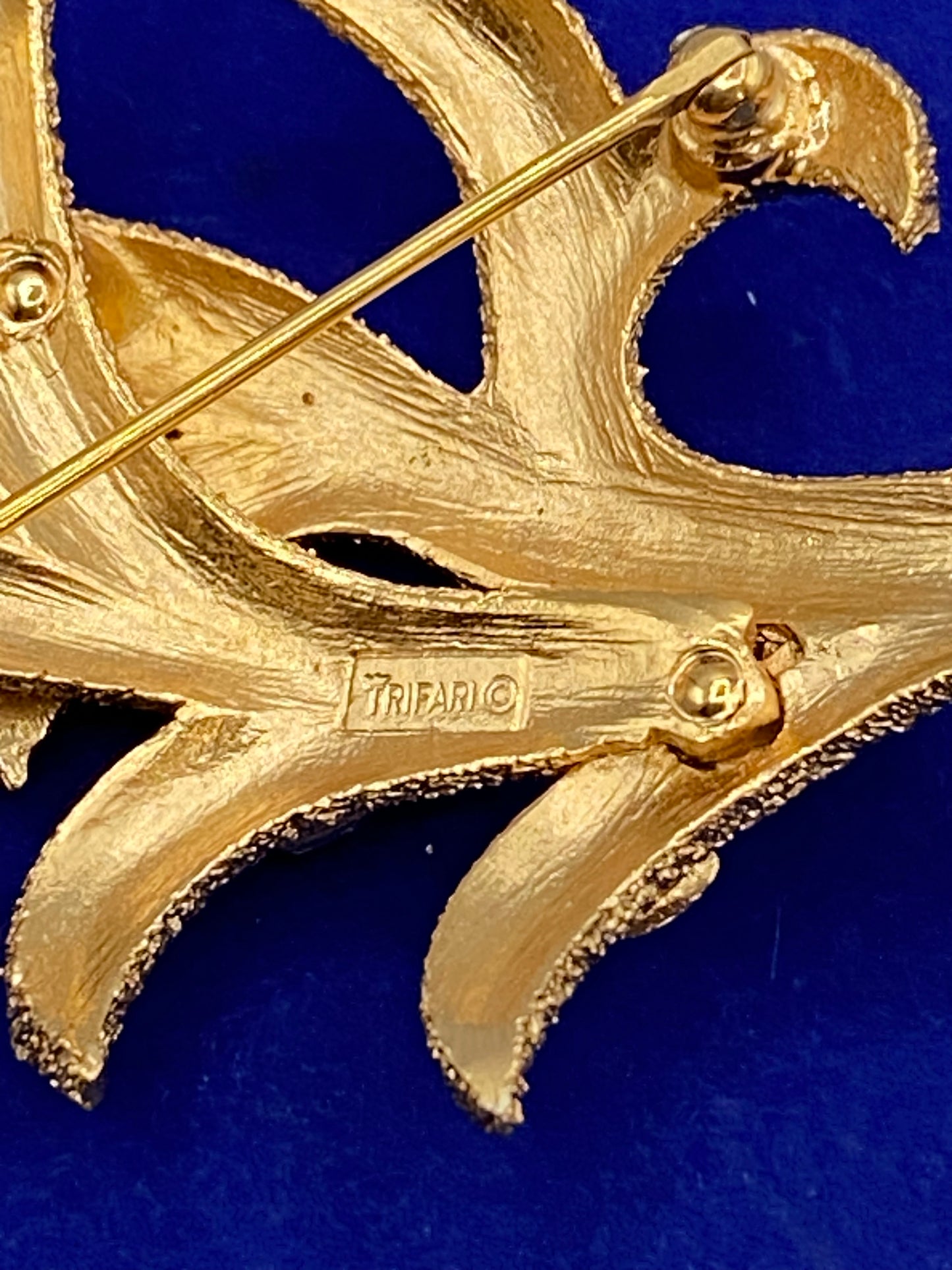 Vintage Crown Trifari Gold Tone Brooch