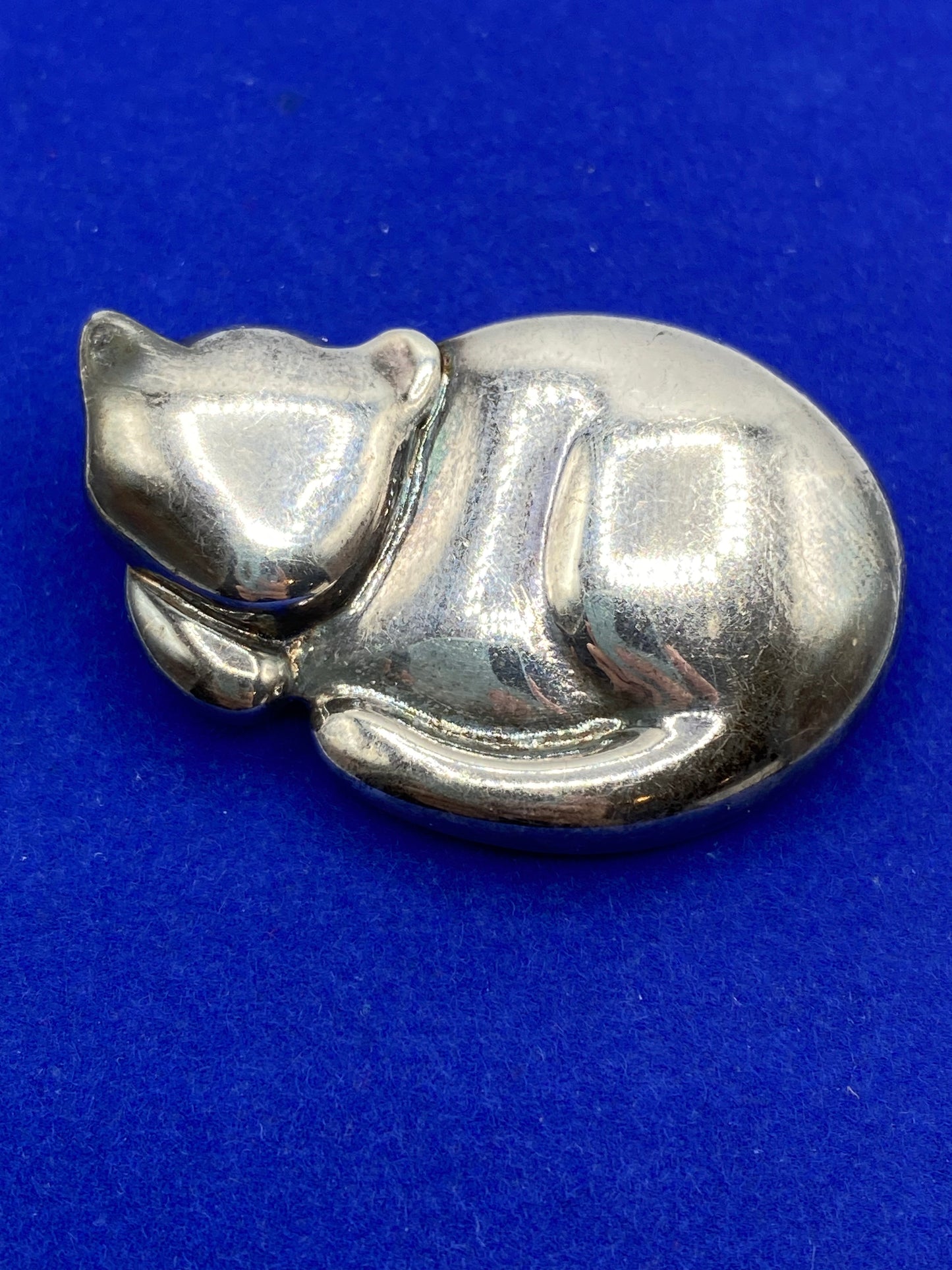 Sterling Silver 1994 Liz Claiborne Smooth Cat Brooch
