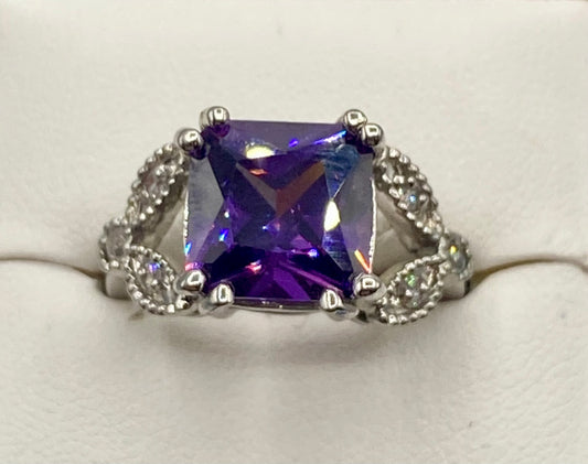 Purple Glass Silver Tone Ring
