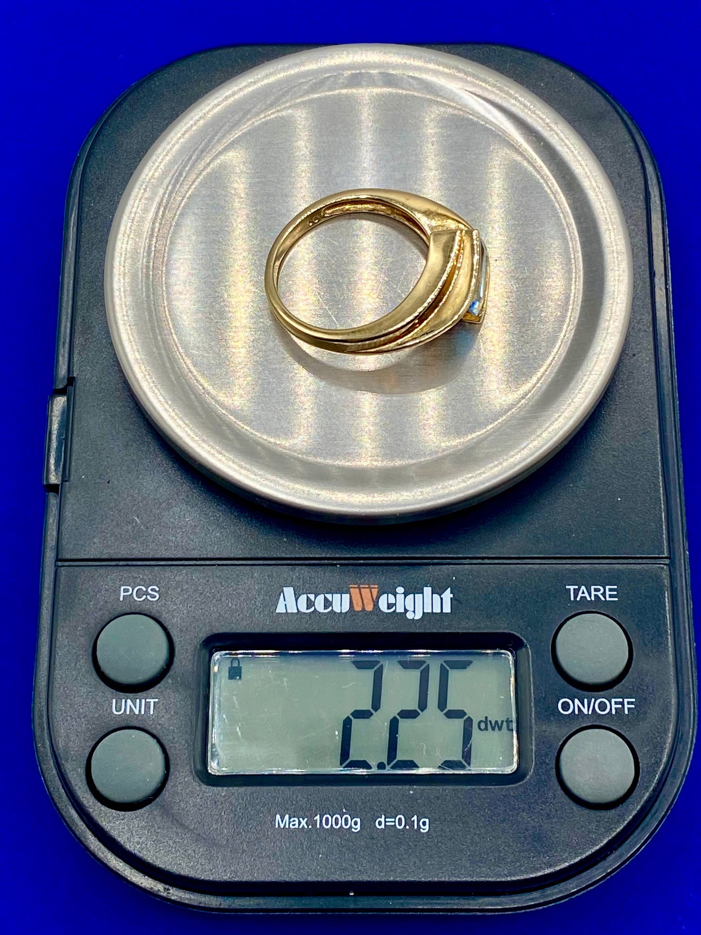 10K Gold Light Blue Topaz Ring