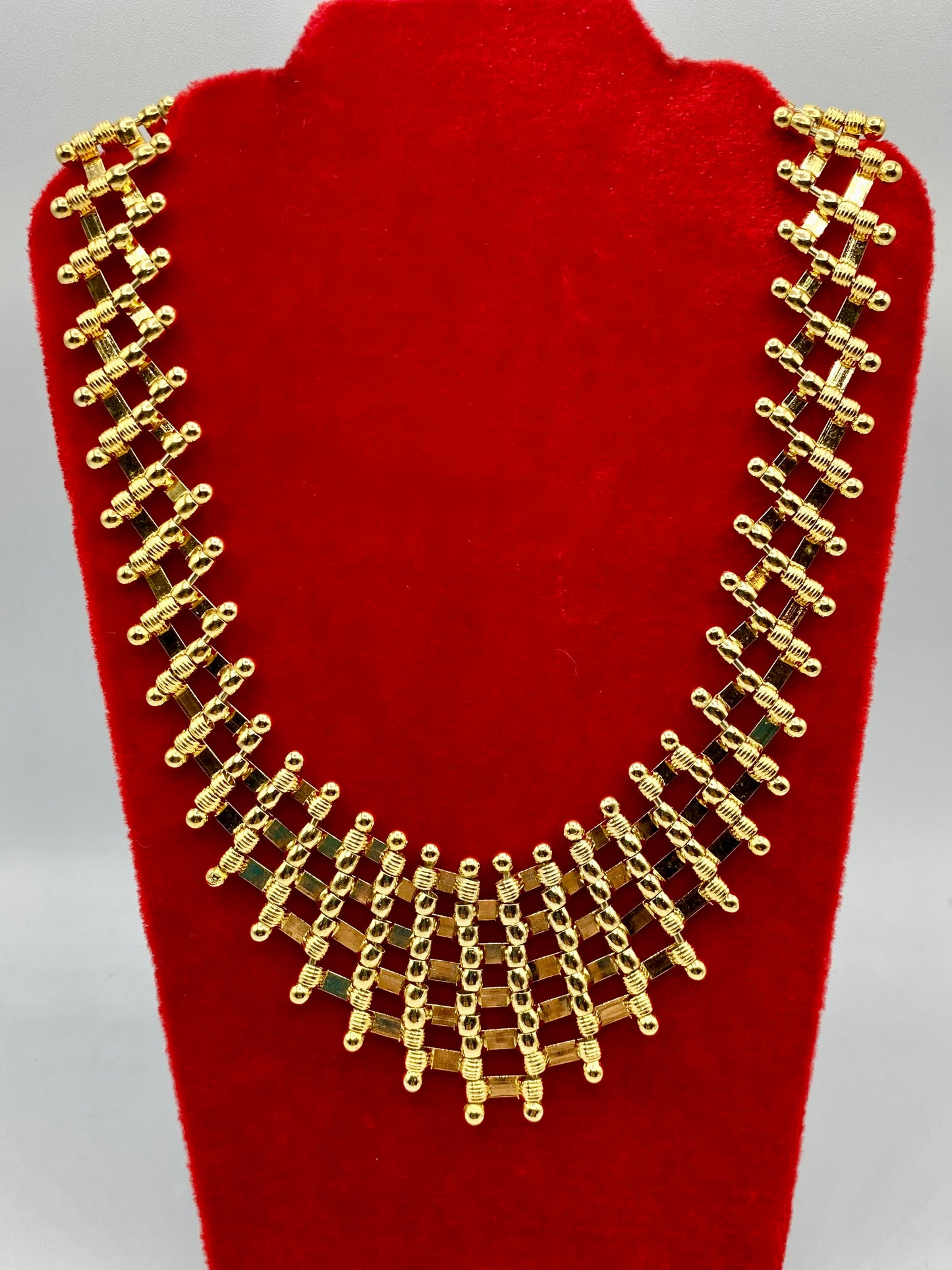 Vintage Gold Tone Jewelry Set