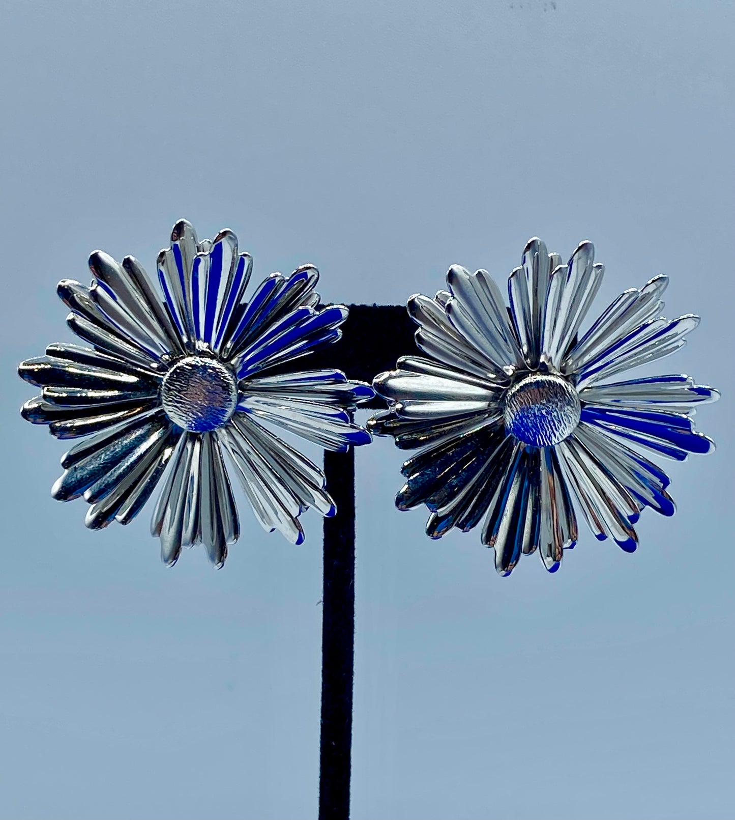 Vintage Sarah Coventry Silver Tone Floral Clip Ons