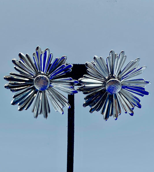 Vintage Sarah Coventry Silver Tone Floral Clip Ons