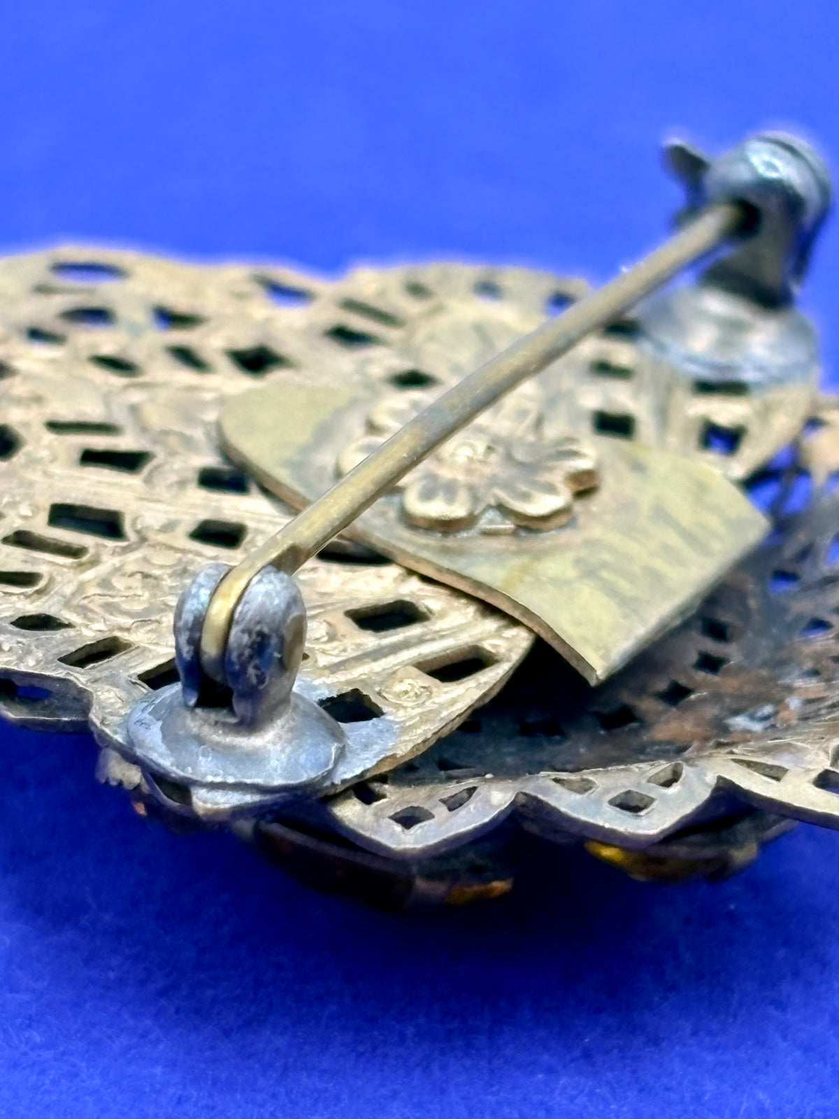 Antique Yellow Glass Filigree Brooch (Glows)