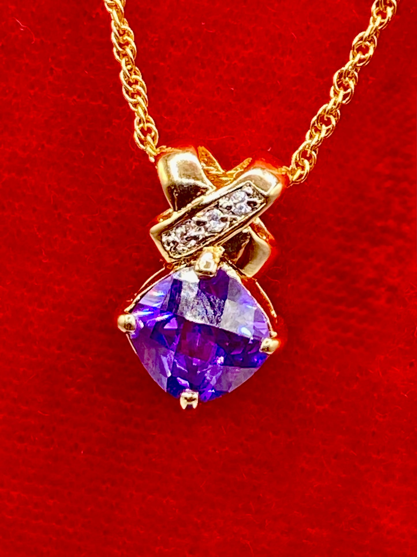 Gold Tone Purple Faceted Glass Dainty Necklace