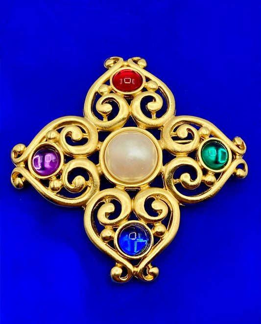 Vintage Avante Gold Tone Cabochon Brooch