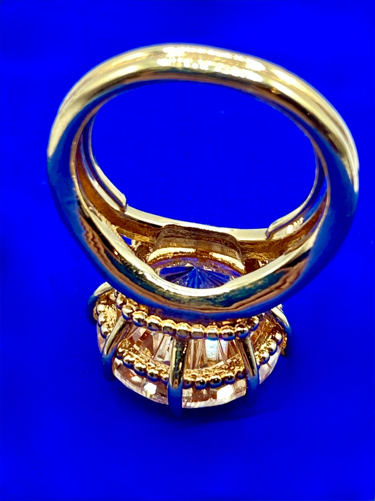 Gold Tone NV Avon Faceted Glass Ring