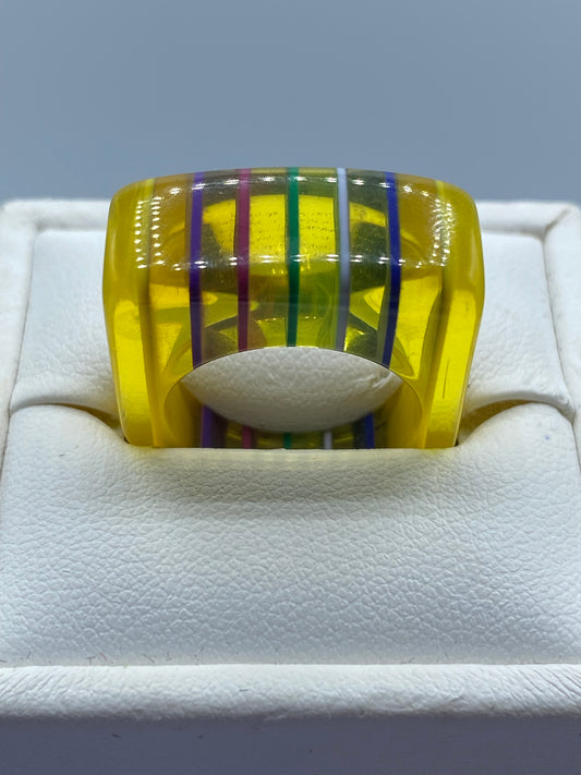Vintage 80’s Rainbow Lucite Ring