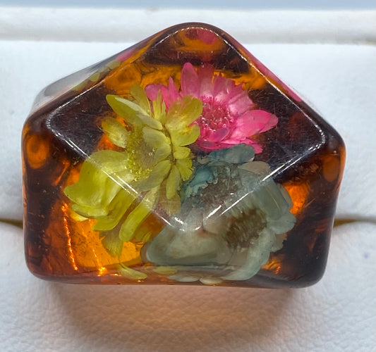 Vintage Floral Lucite Ring