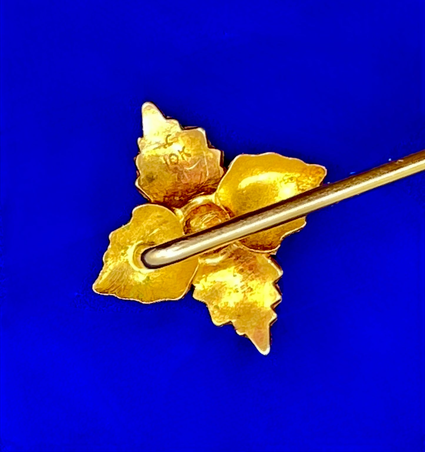 10K Black Hills Gold Leaf Stick Pin