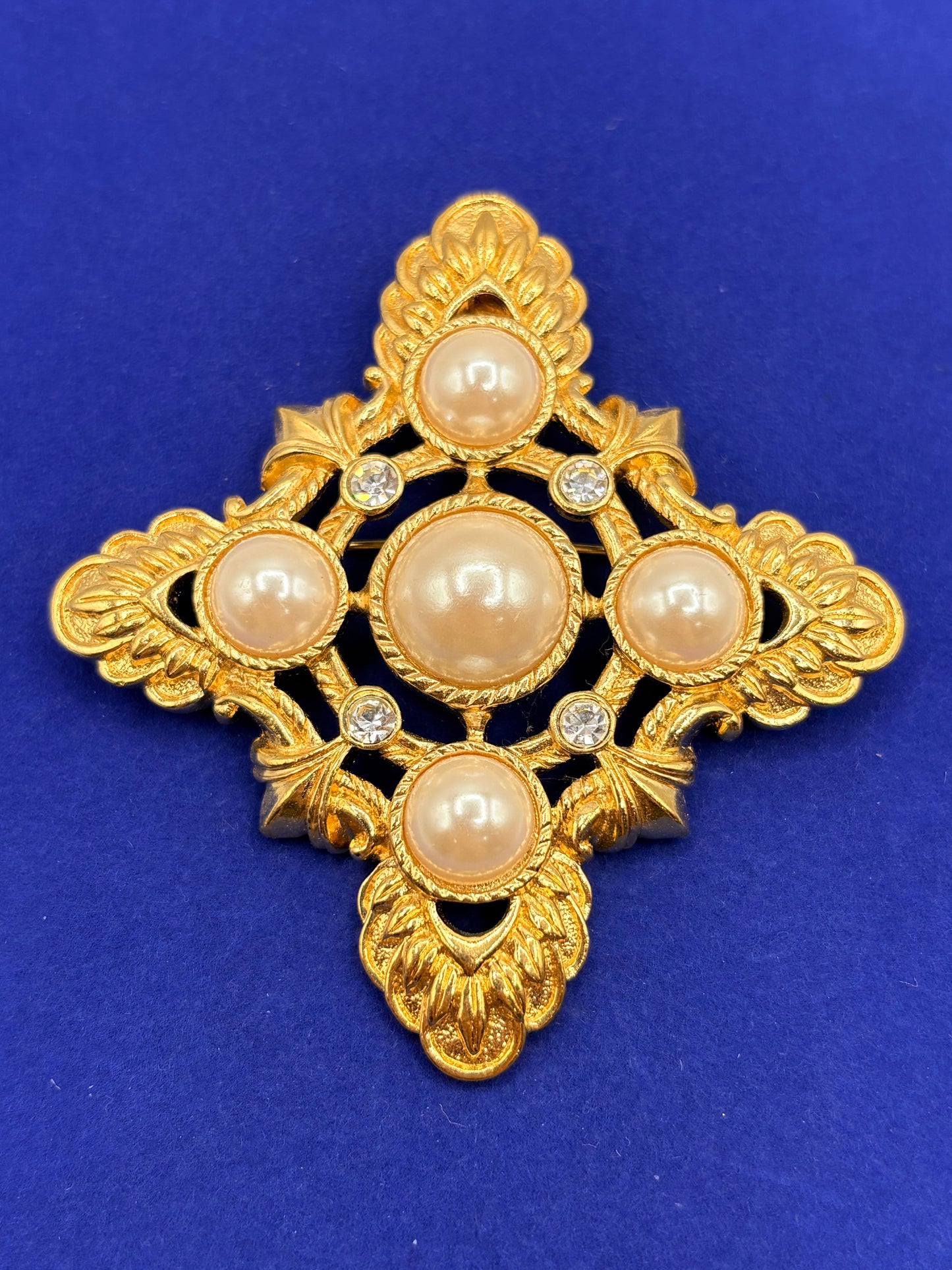 Gold Tone Pearl & Rhinestone KJL Avon Brooch/Pendant