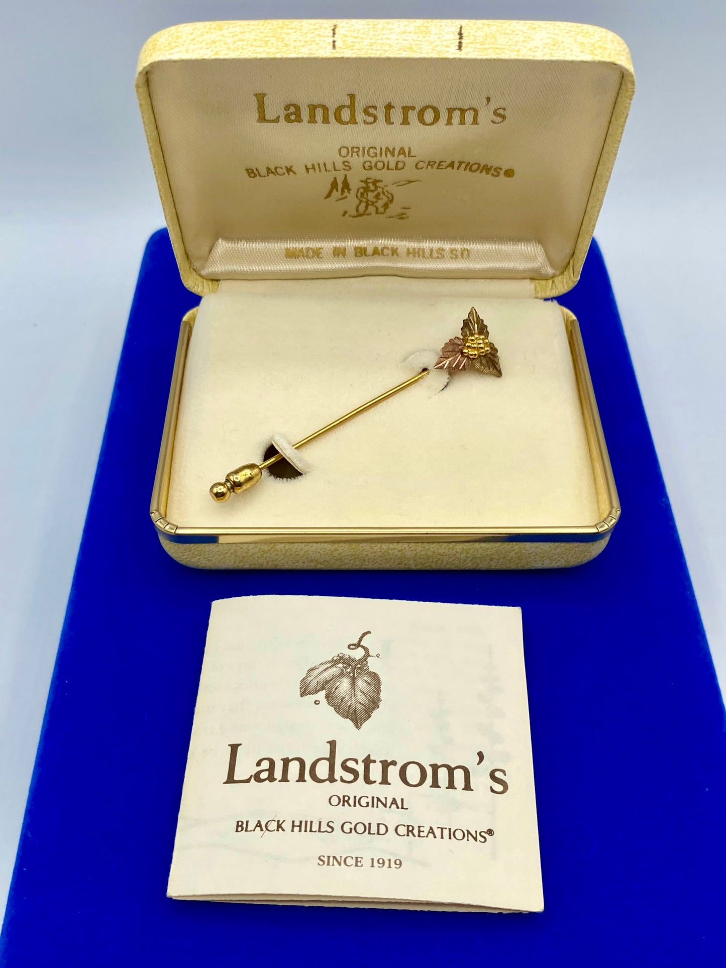 10K Black Hills Gold Leaf Stick Pin