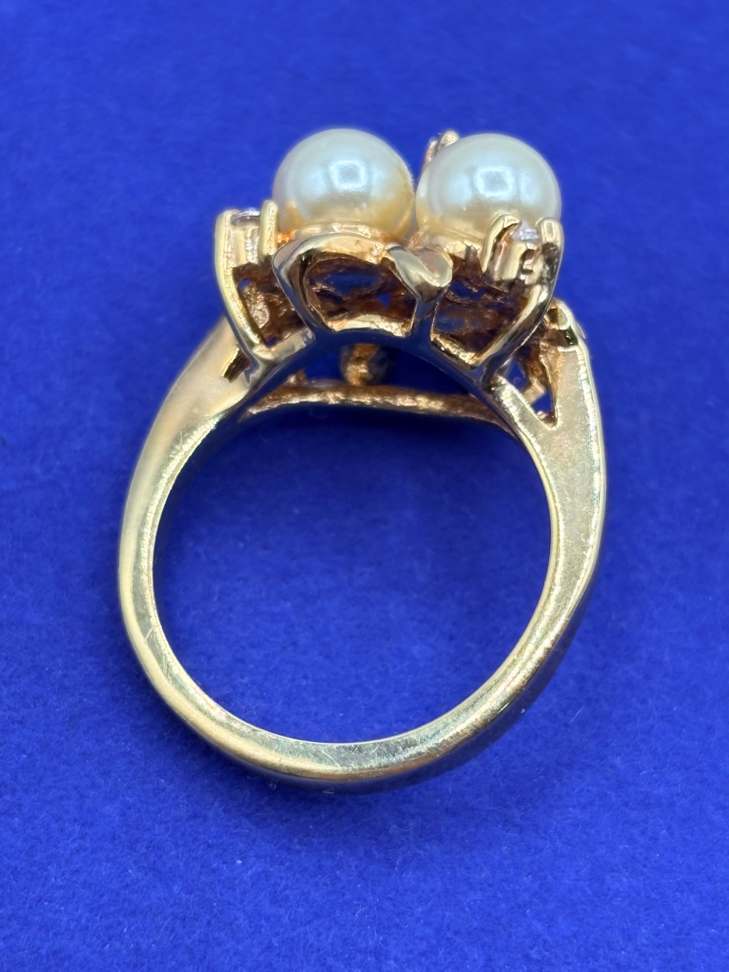 Gold Tone Faux Pearl & Rhinestone Ring