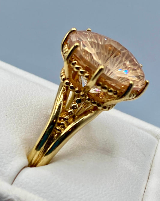 Gold Tone NV Avon Faceted Glass Ring