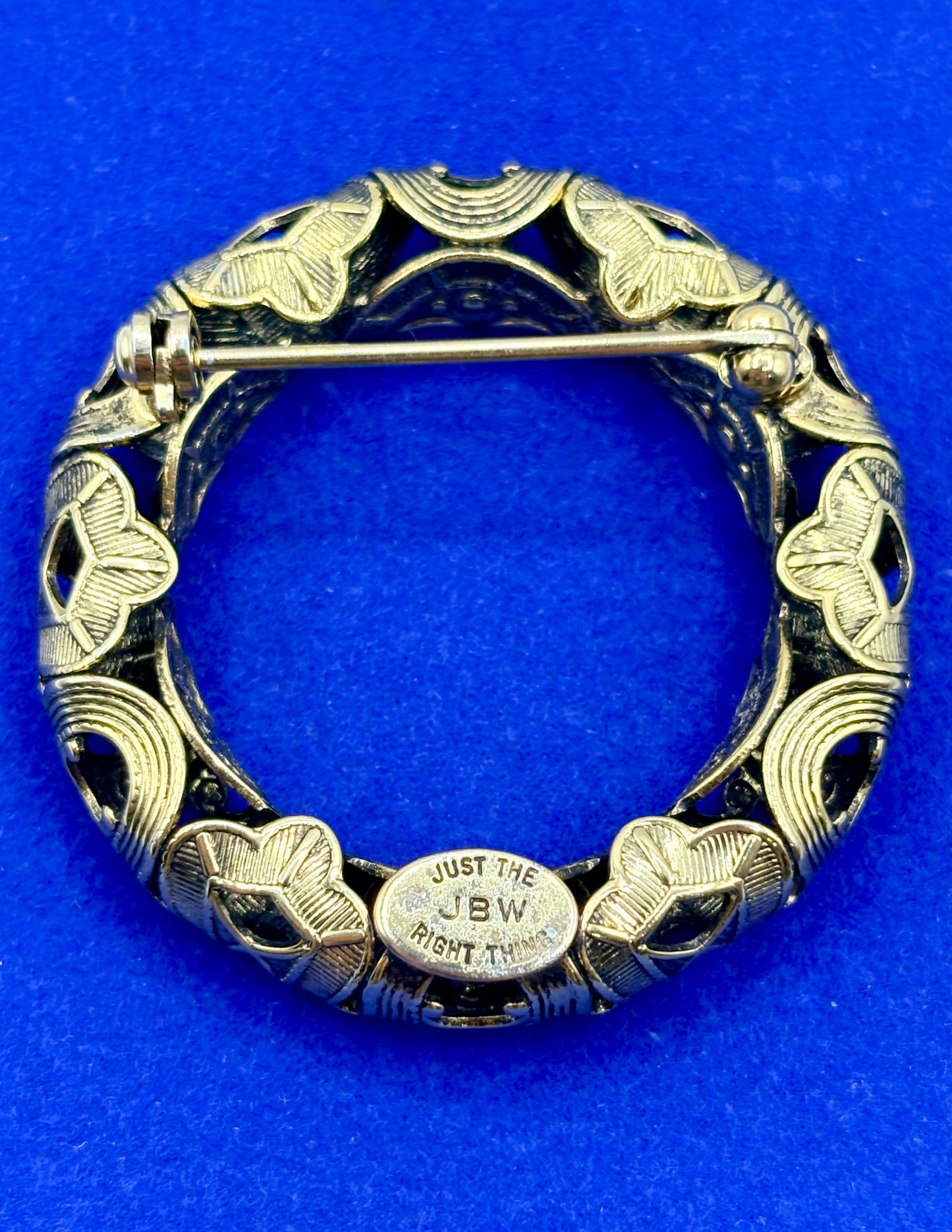 Vintage JBW Just The Right Thing Gold Tone Circle Brooch