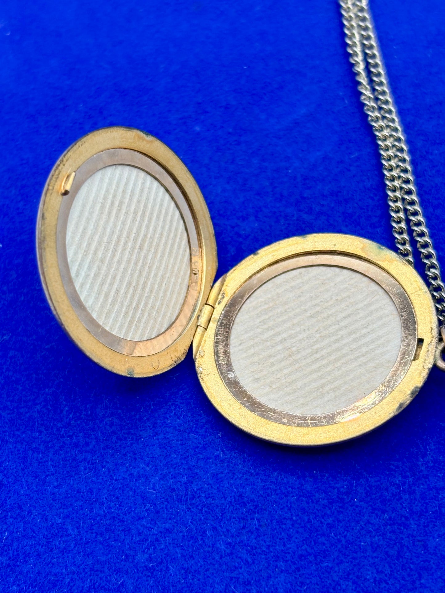 Vintage Victorian Engraved Locket Necklace