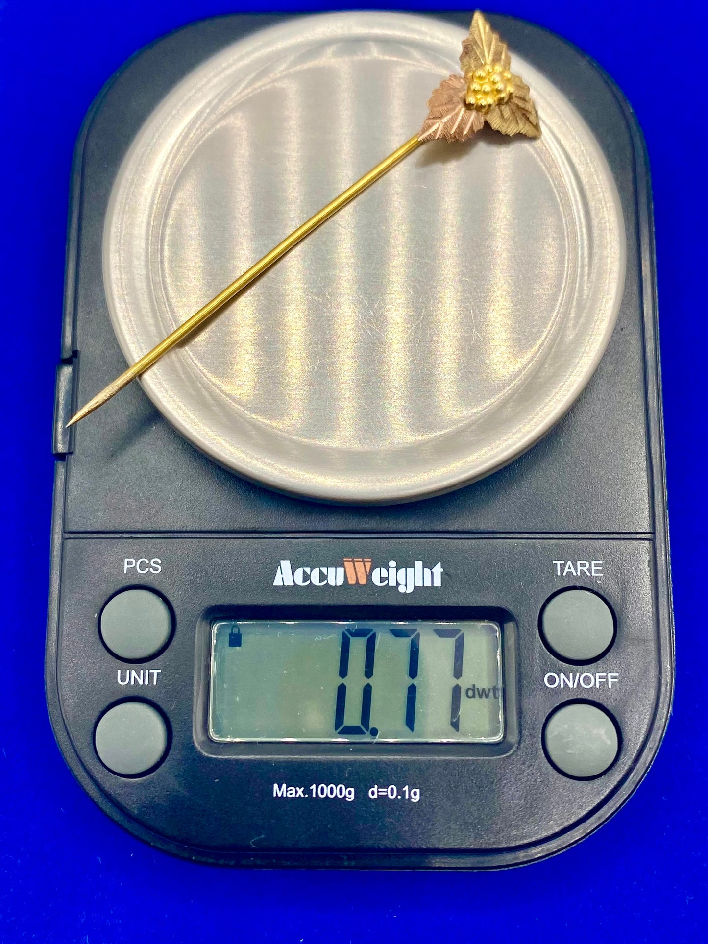 10K Black Hills Gold Leaf Stick Pin