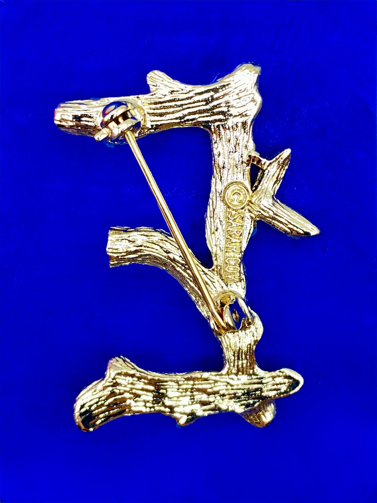 Sarah Coventry Gold Tone Bamboo “E” Brooch