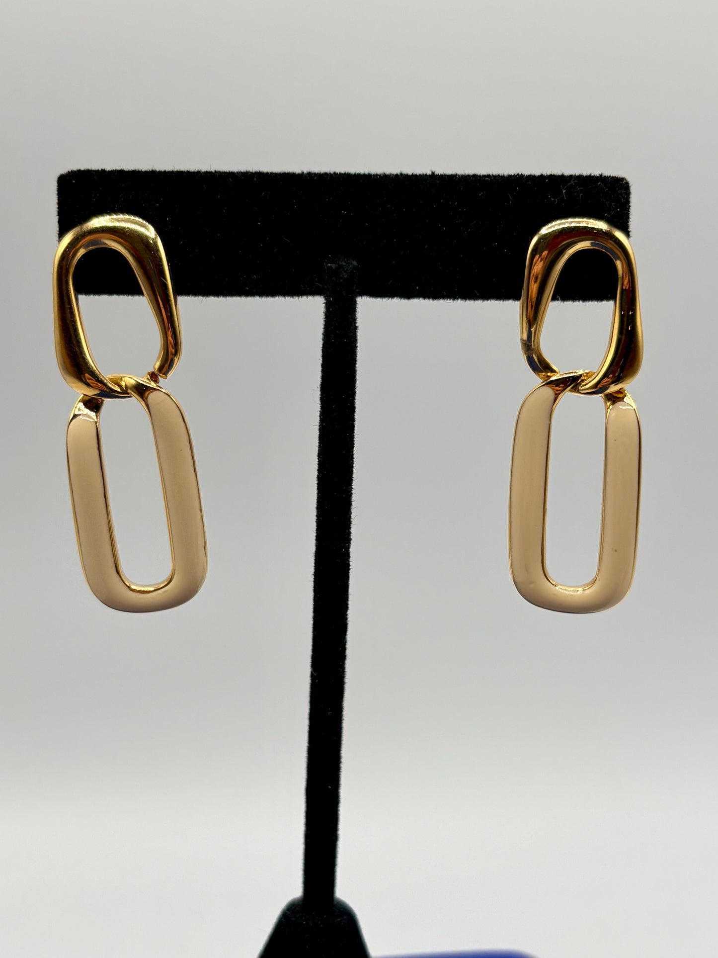 Vintage Gold Tone & Cream Enameled Monet Earrings NWT