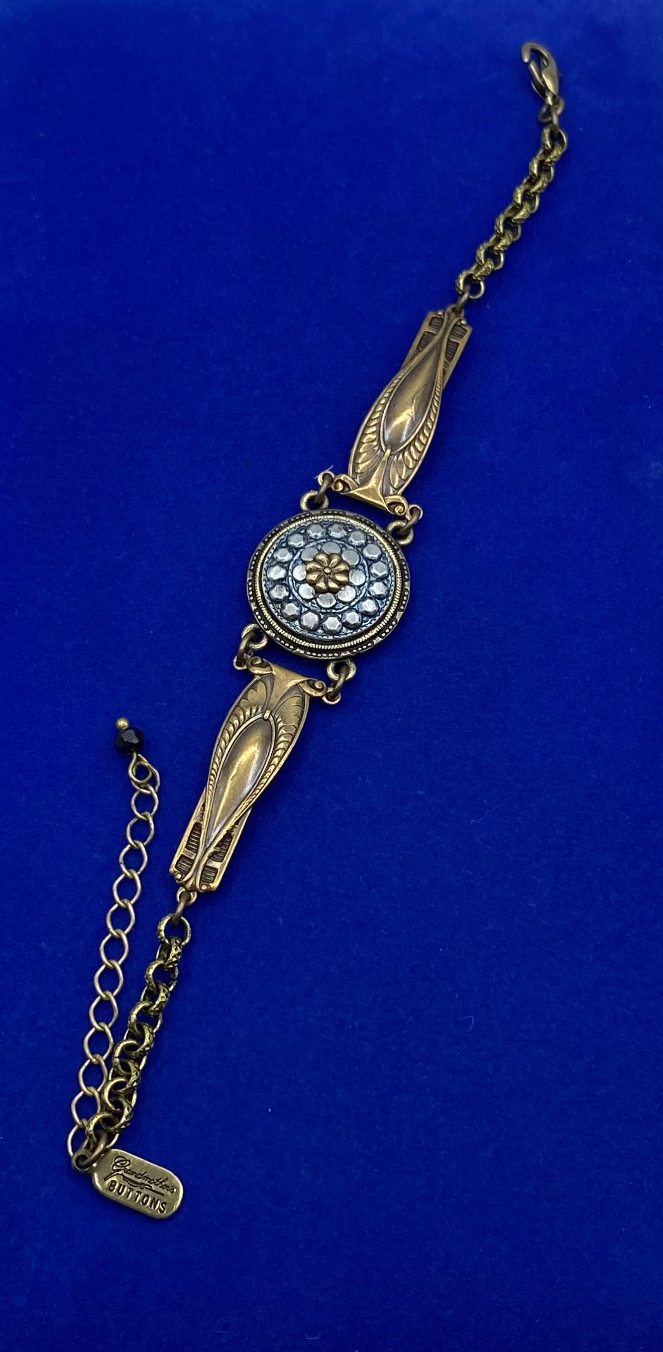 Grandmother’s Buttons Bracelet