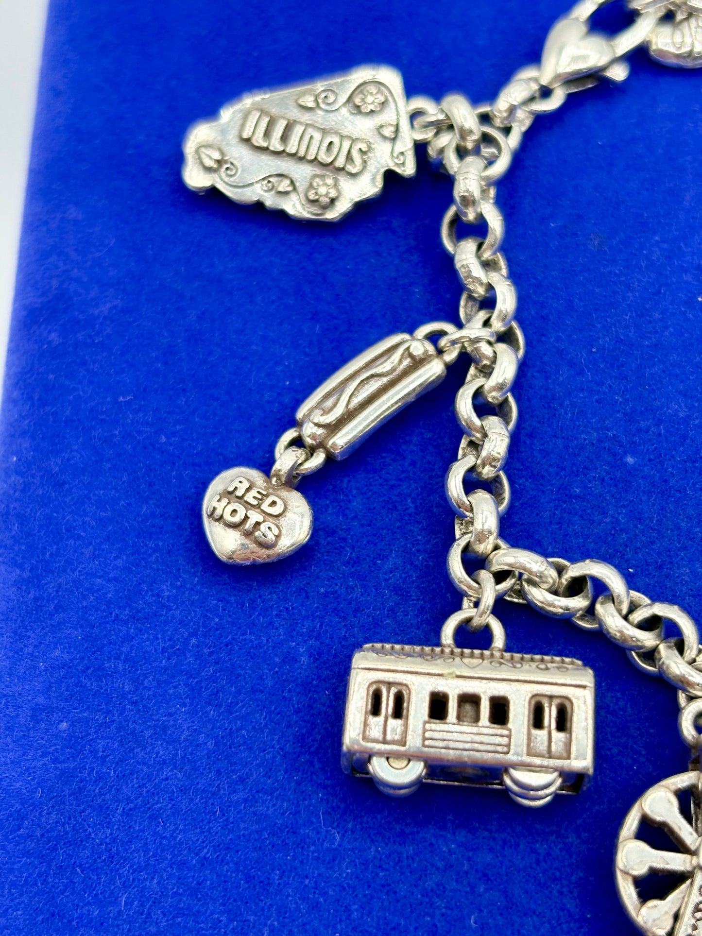 Silver Tone Brighton Illinois Themed Charm Bracelet