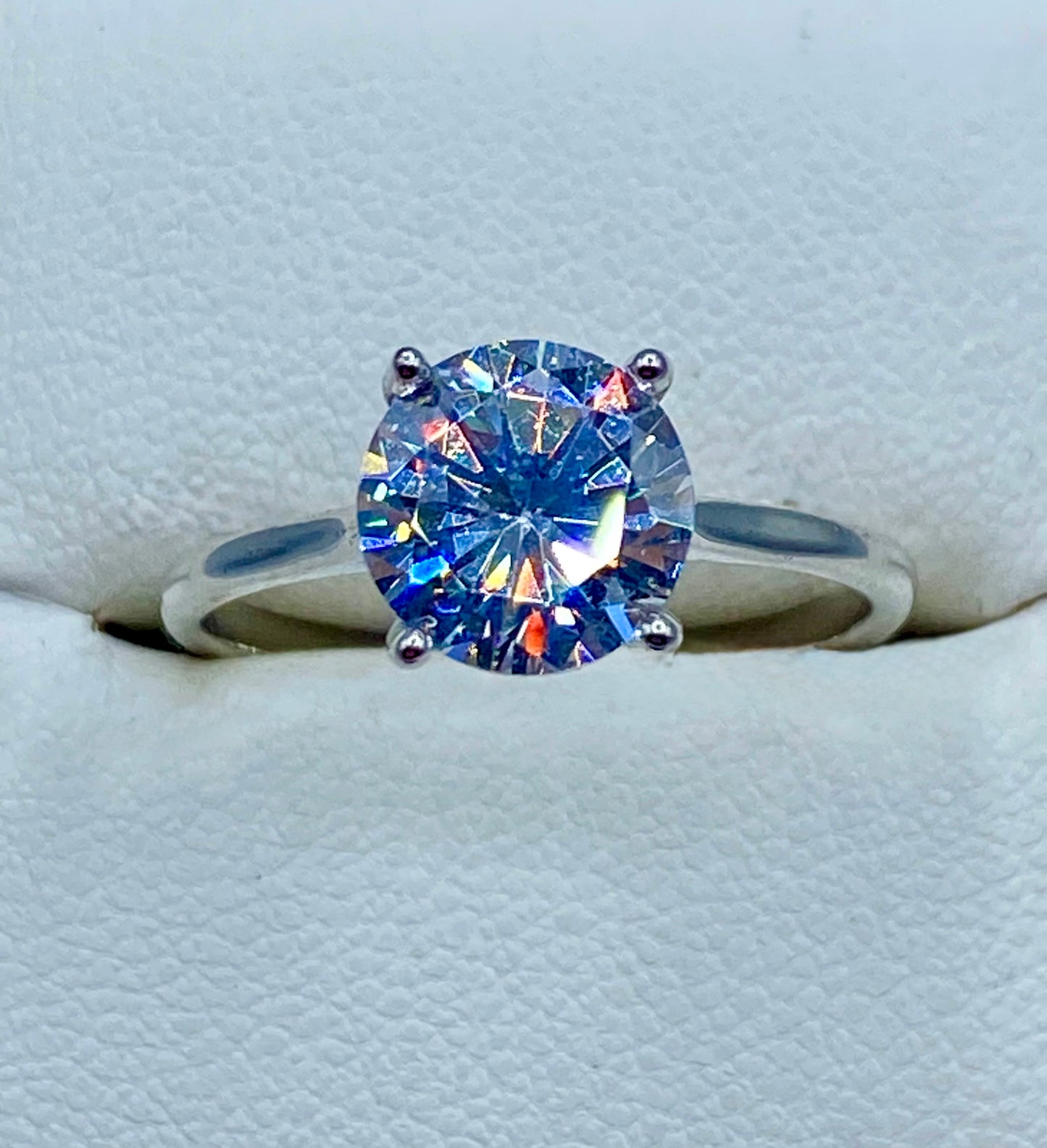 Silver Tone Glass Solitaire Style Ring