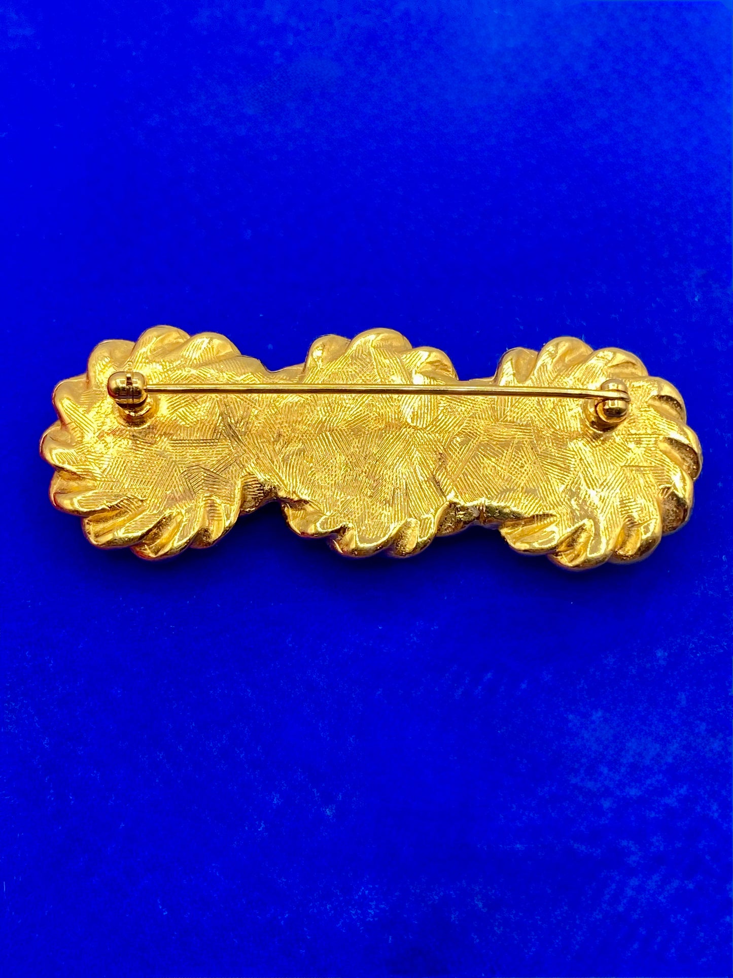 Vintage Unsigned Gold Tone & Triple Pearl Brooch