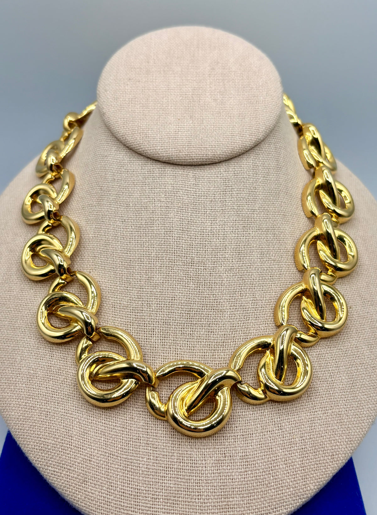 Vintage Gold Tone Toggle Choker Necklace