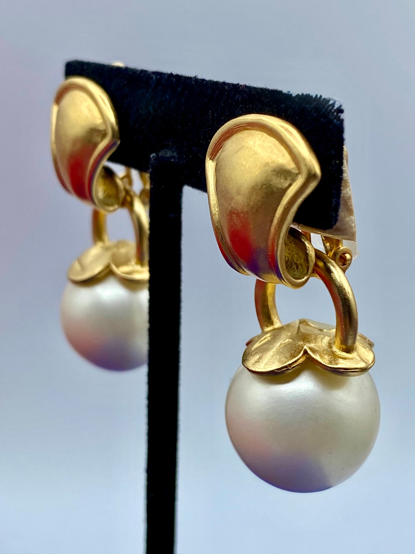 Vintage Les Bernard Faux Pearl Door Knocker Clip Ons