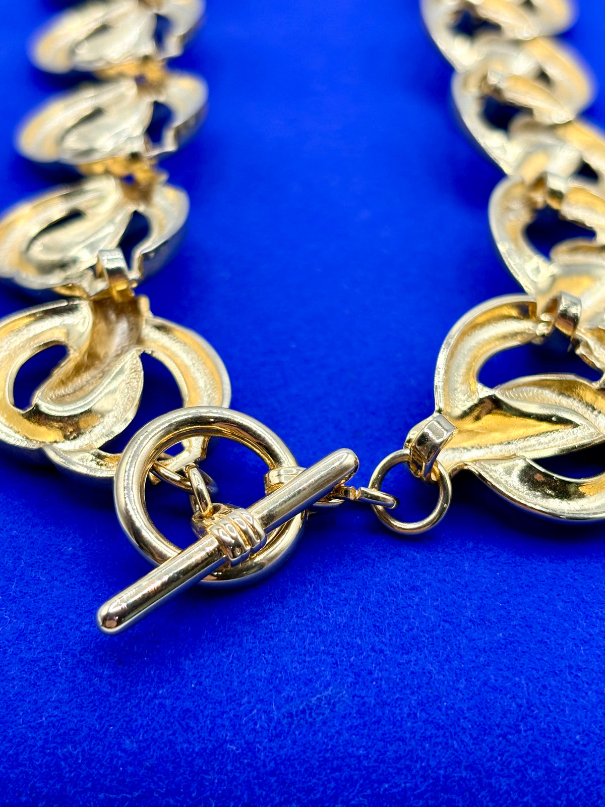 Vintage Gold Tone Toggle Choker Necklace