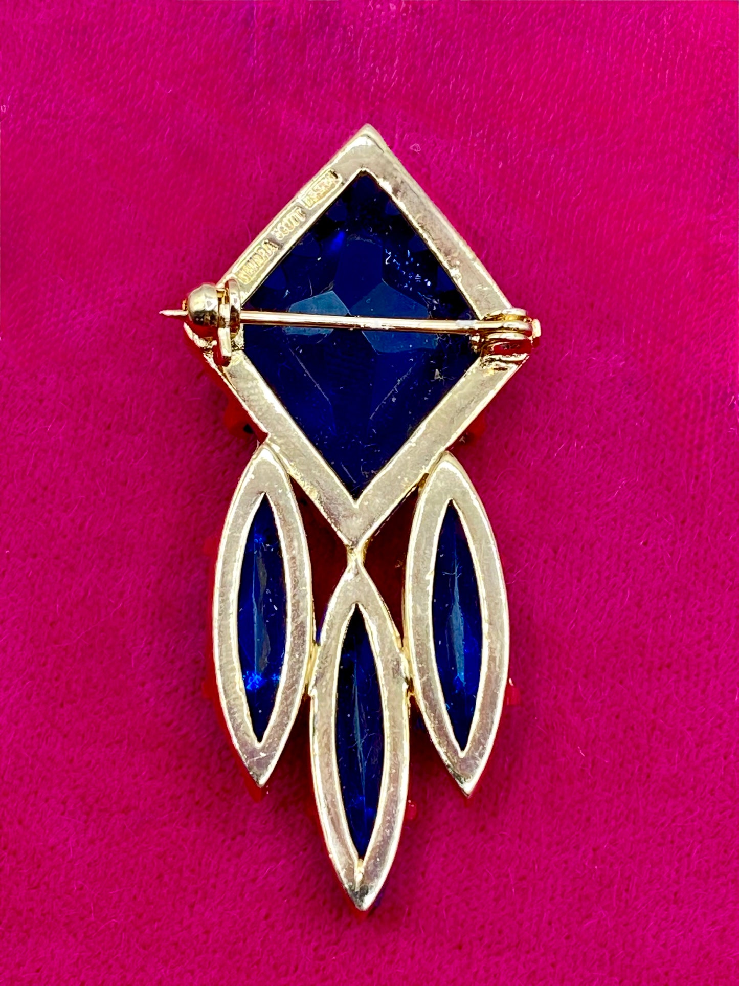 Vintage Kendra Scott Designs Blue Glass Gold Tone Brooch