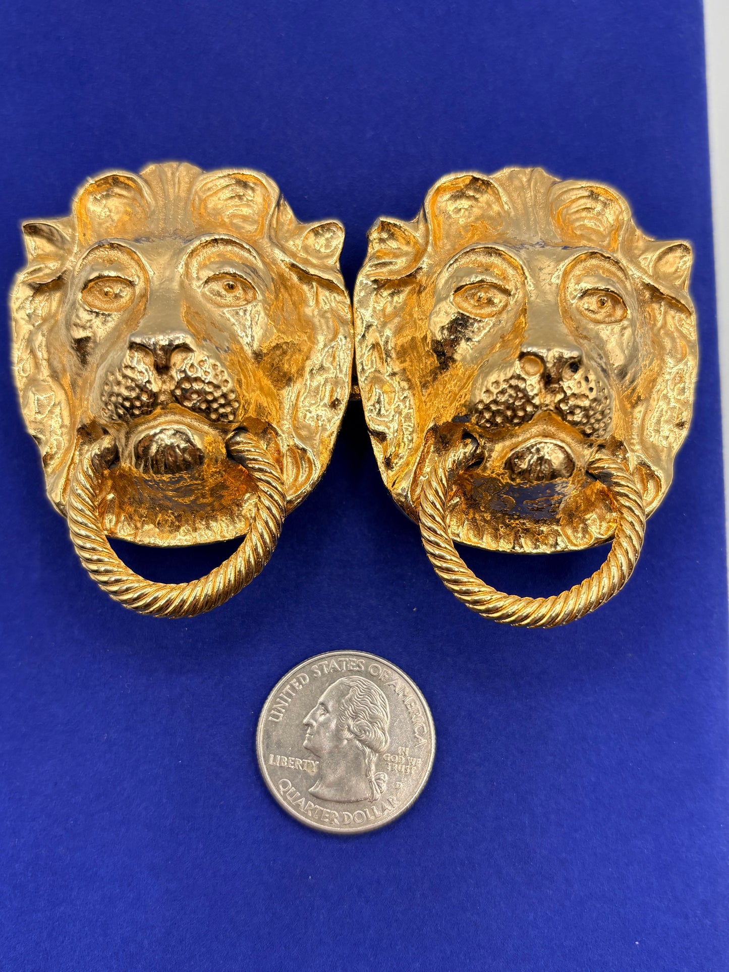 Vintage Mimi Din 1974 Gold Tone Lions Heads Door Knocker Belt Buckle