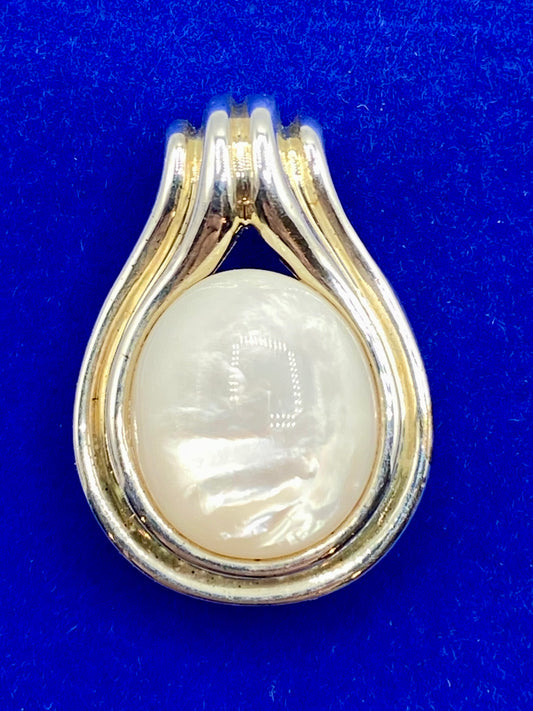 Sterling Silver GV Mother of Pearl Pendant