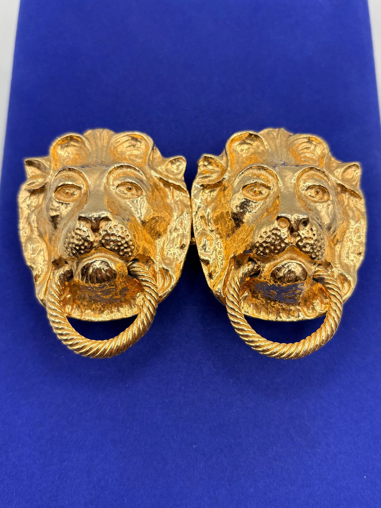 Vintage Mimi Din 1974 Gold Tone Lions Heads Door Knocker Belt Buckle