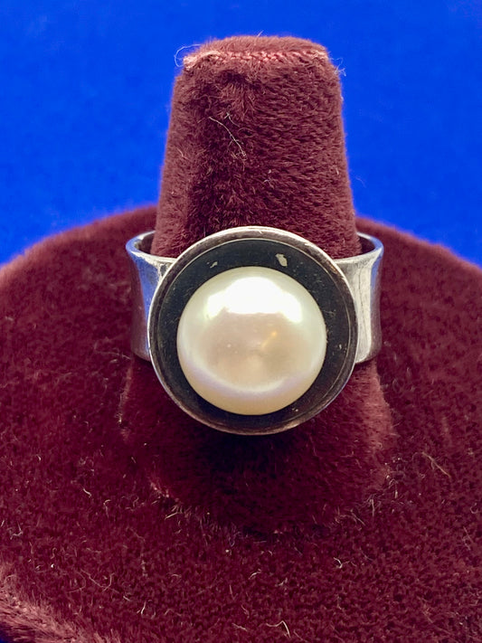 Sterling Silver Pearl Ring