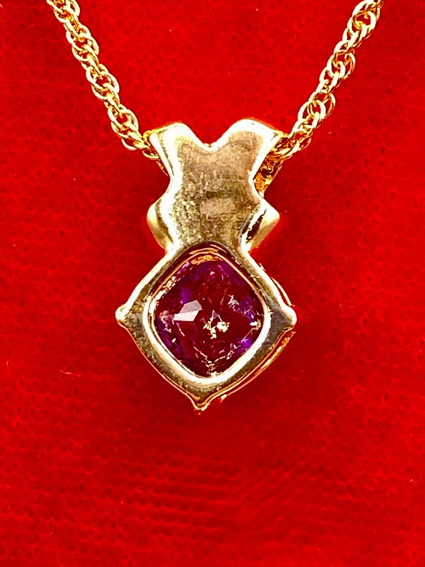Gold Tone Purple Faceted Glass Dainty Necklace