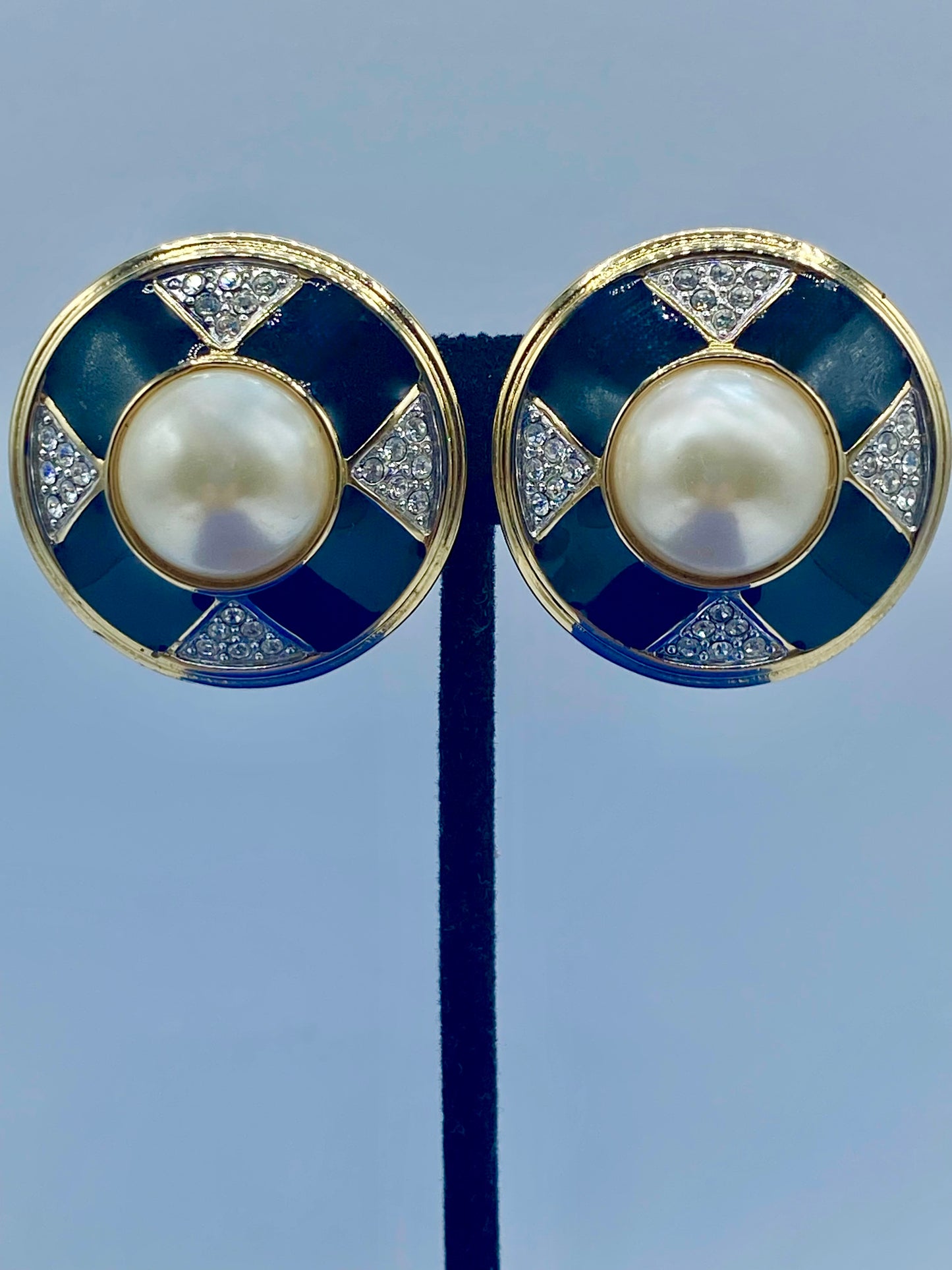 Vintage Guy Laroche Pearl & Gold Tone Clip Ons