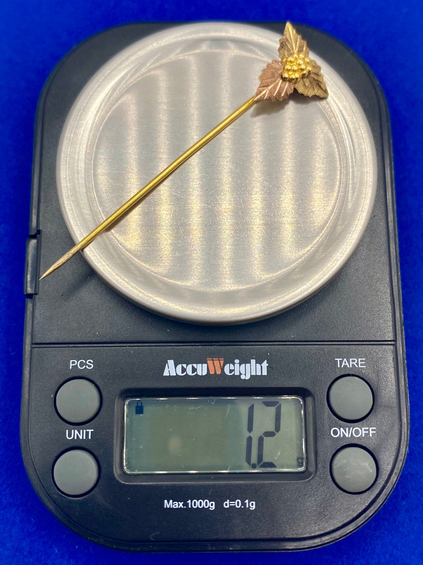 10K Black Hills Gold Leaf Stick Pin